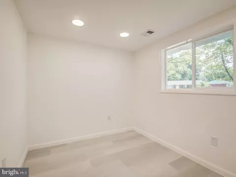 9214 Rolling View Dr, Lanham, MD 20706 photo 48
