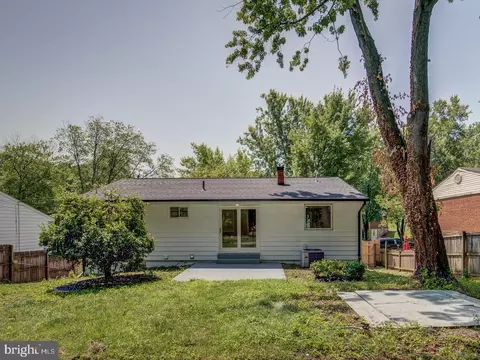 9214 Rolling View Dr, Lanham, MD 20706 photo 3