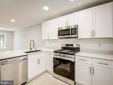 9214 Rolling View Dr, Lanham, MD 20706 photo 19