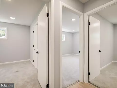 9214 Rolling View Dr, Lanham, MD 20706 photo 23