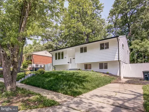 9214 Rolling View Dr, Lanham, MD 20706 photo 5