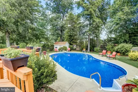 9313 Linhurst Dr, Clinton, MD 20735