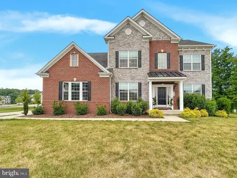 817 Quatar St, Fort Washington, MD 20744