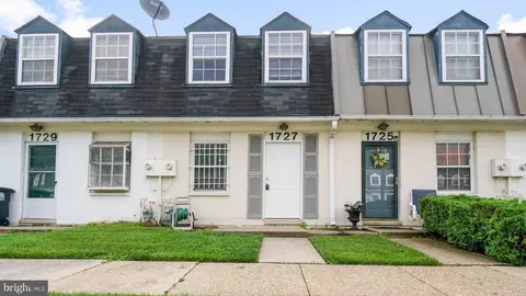 1727 Village Green Dr #Z-40, Hyattsville, MD 20785