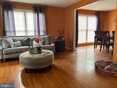 16209 Aveston Pl, Bowie, MD 20716