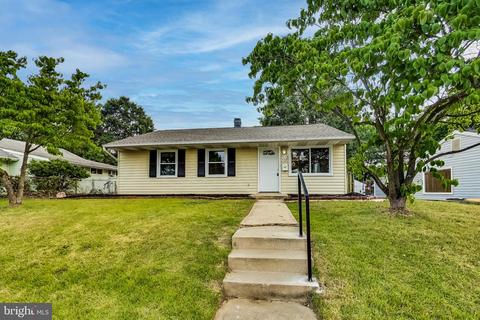 7216 Roanne Dr, Oxon Hill, MD 20745