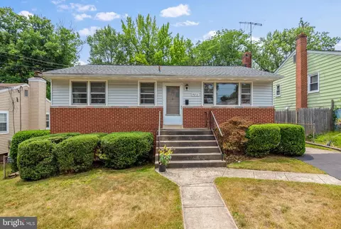 9213 3rd St, Lanham, MD 20706 photo 2