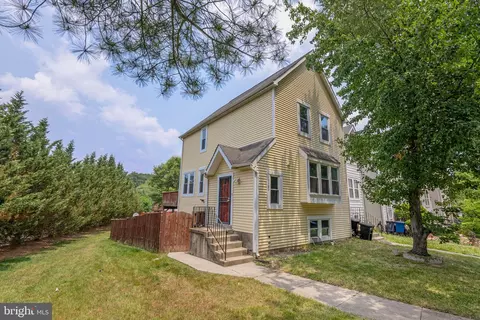 3500 Cherry Hill Ct, Beltsville, MD 20705