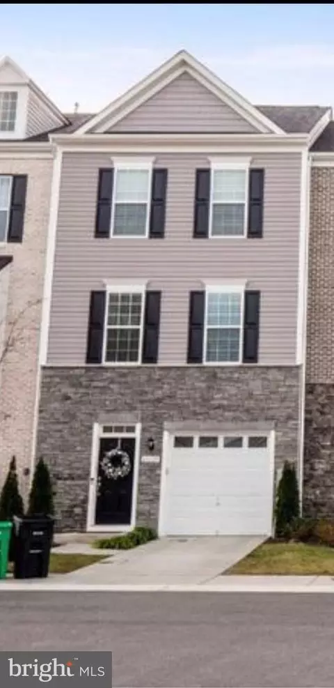 10223 Windsor Oaks Way, Lanham, MD 20706 photo 1