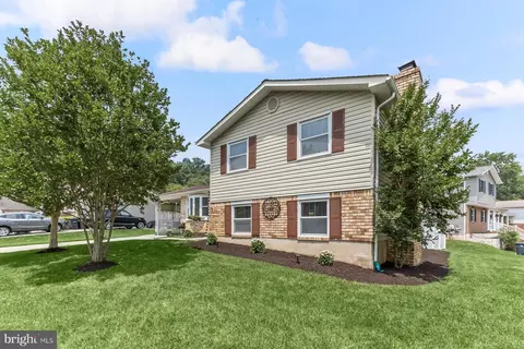 12601 N Point Ln, Laurel, MD 20708