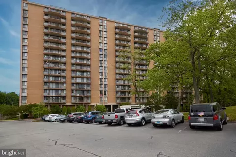 6100 Westchester Park Dr #516, College Park, MD 20740