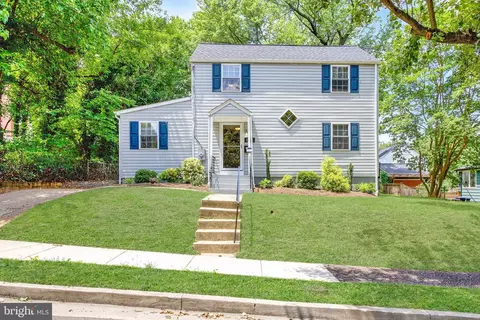4402 32nd St, Mount Rainier, MD 20712