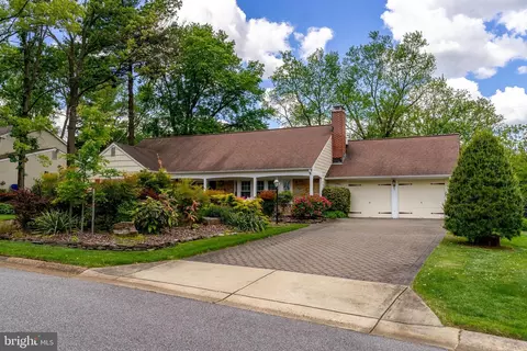 12426 Shawmont Ln, Bowie, MD 20715