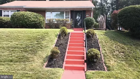 7002 Barton Rd, Hyattsville, MD 20784