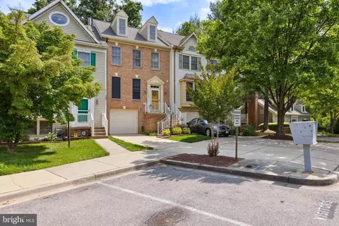 11122 Southlakes Dr, Bowie, MD 20721