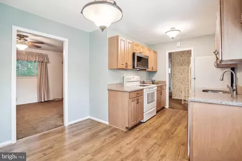 6205 Brightlea Dr, Lanham, MD 20706 photo 5