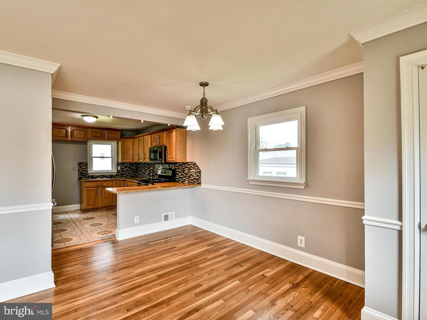 9104 Kinzer St, Lanham, MD 20706 photo 8