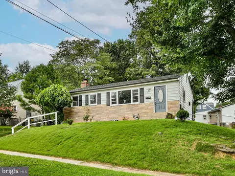 9104 Kinzer St, Lanham, MD 20706 photo 3