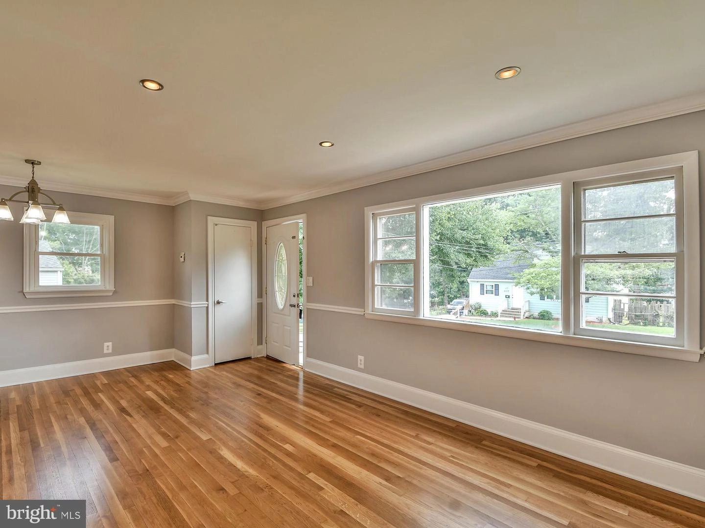 9104 Kinzer St, Lanham, MD 20706 photo 6