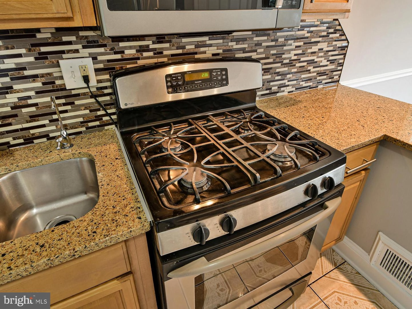 9104 Kinzer St, Lanham, MD 20706 photo 12