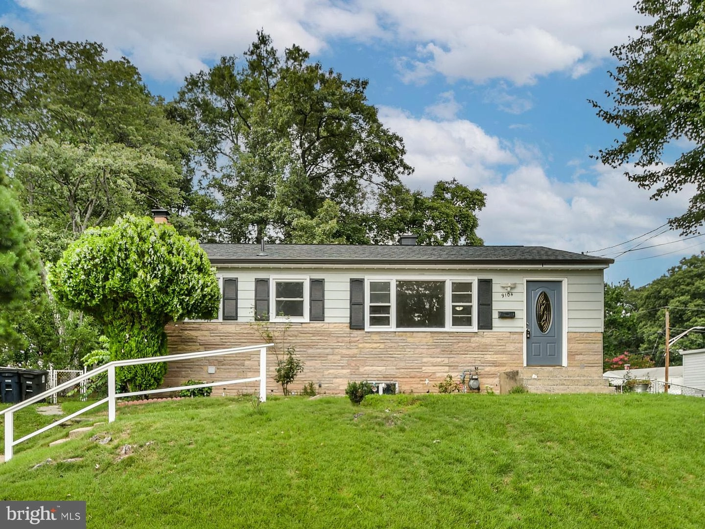 9104 Kinzer St, Lanham, MD 20706 photo 2