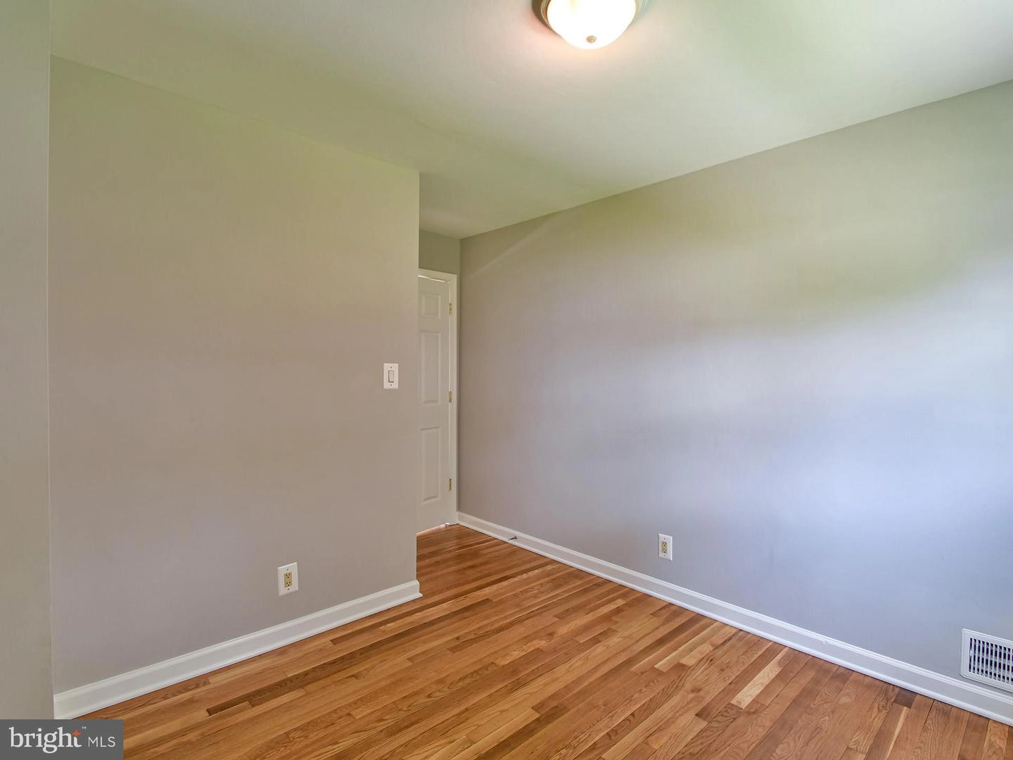 9104 Kinzer St, Lanham, MD 20706 photo 28