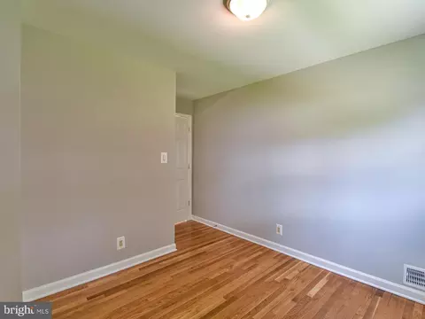 9104 Kinzer St, Lanham, MD 20706 photo 28