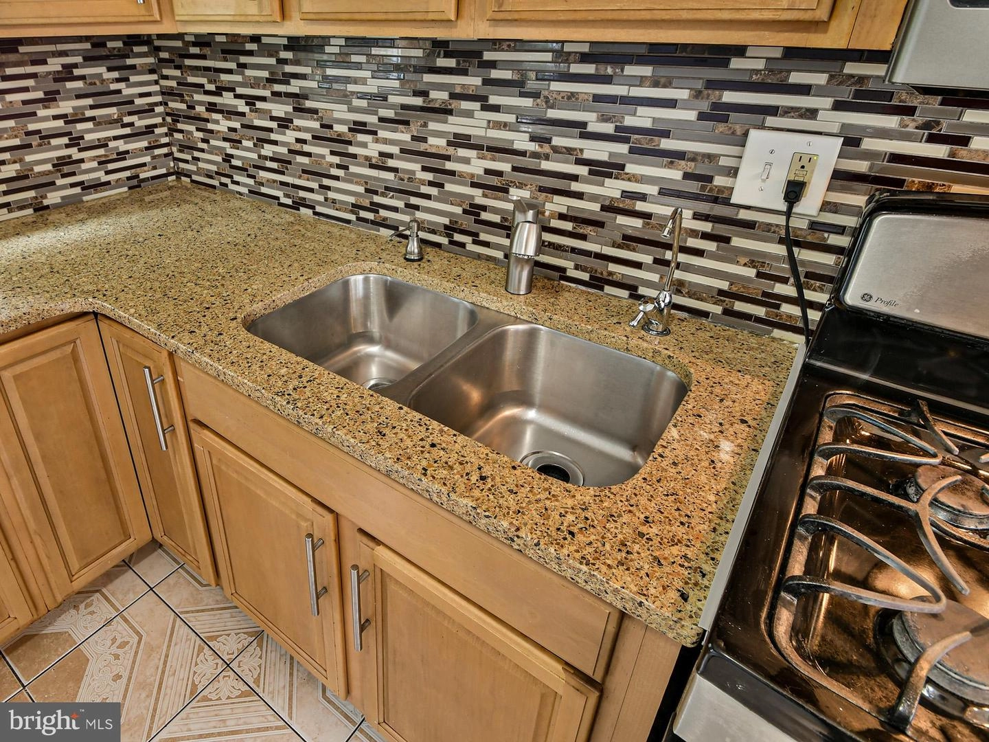9104 Kinzer St, Lanham, MD 20706 photo 13
