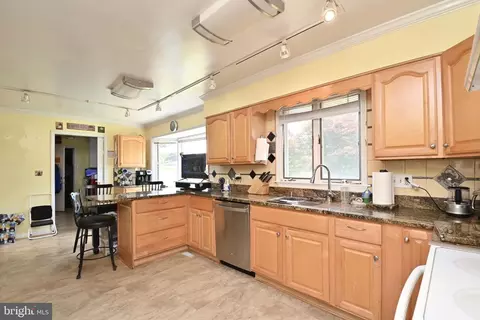 11512 Marjorie Dr, Bowie, MD 20721 photo 29