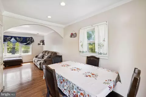 6818 Cipriano Rd, Lanham, MD 20706 photo 8