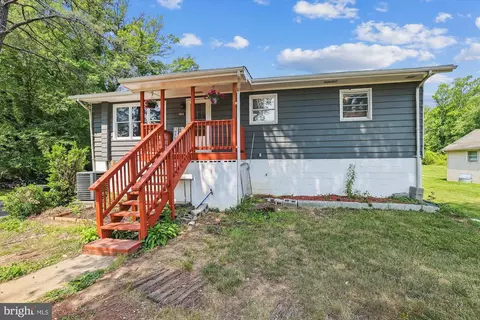6818 Cipriano Rd, Lanham, MD 20706 photo 2