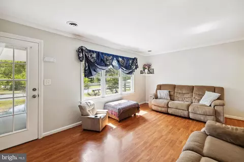 6818 Cipriano Rd, Lanham, MD 20706 photo 3