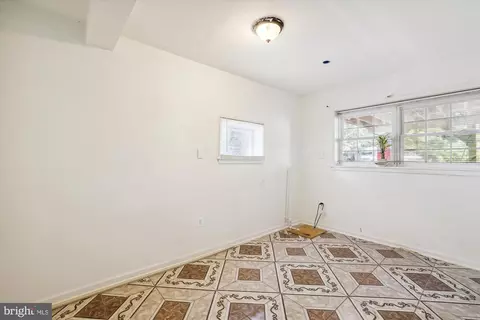 6818 Cipriano Rd, Lanham, MD 20706 photo 27
