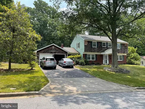 8805 Royal Ridge Ln, Laurel, MD 20708