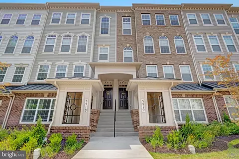 5517 Lanteen St, Lanham, MD 20706