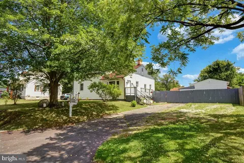 9509 Franklin Ave, Lanham, MD 20706