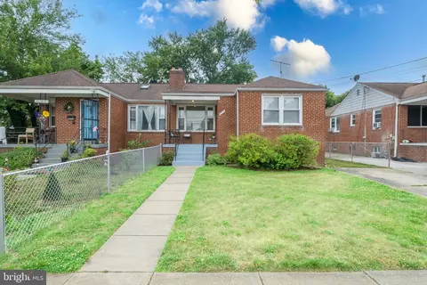 2315 Woodberry St, Hyattsville, MD 20782