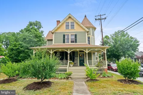 8524 Potomac Ave, College Park, MD 20740