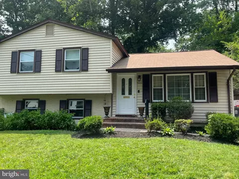 7032 Canyon Dr, Capitol Heights, MD 20743