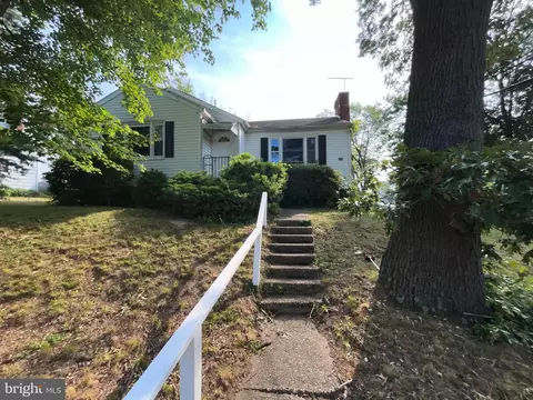 3432 Navy Day Dr, Suitland, MD 20746
