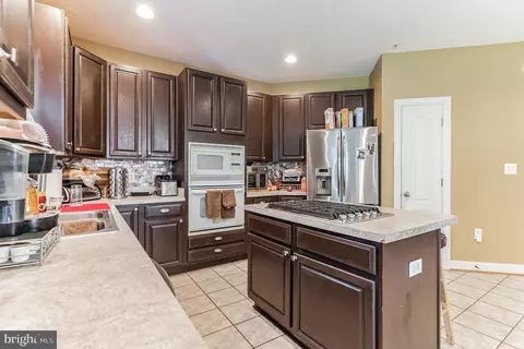 8704 Dorian Ln, Clinton, MD 20735 photo 10