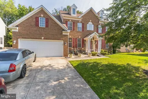 8704 Dorian Ln, Clinton, MD 20735 photo 2