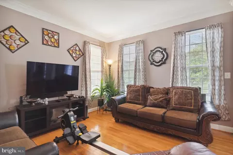 8704 Dorian Ln, Clinton, MD 20735 photo 5
