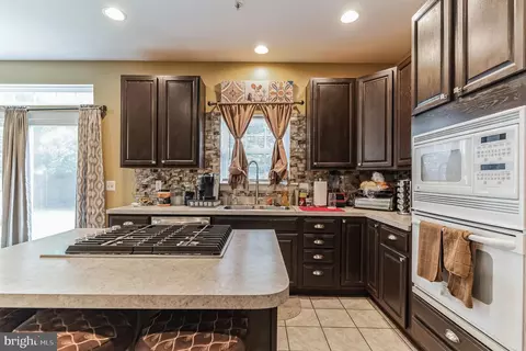 8704 Dorian Ln, Clinton, MD 20735 photo 11