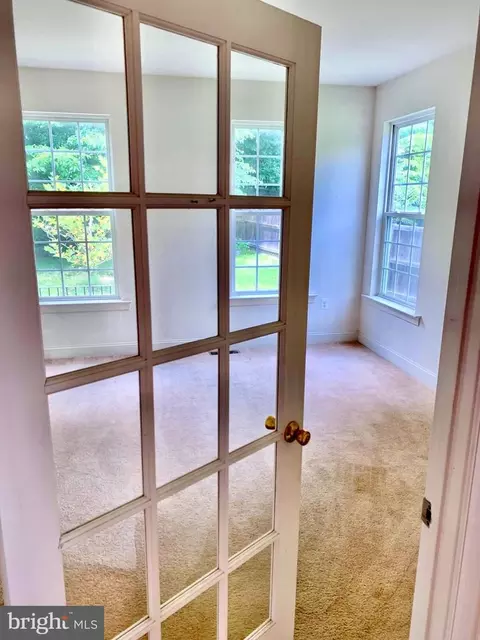 8704 Dorian Ln, Clinton, MD 20735 photo 17