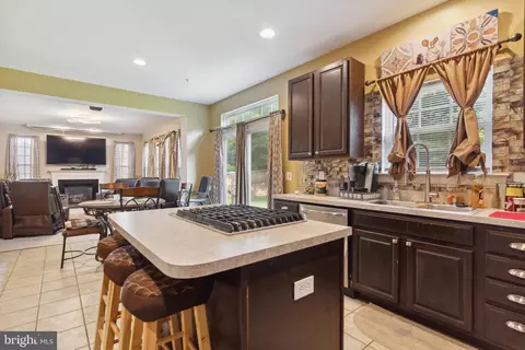 8704 Dorian Ln, Clinton, MD 20735 photo 12