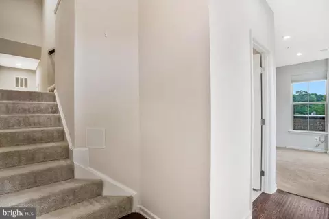 10210 Aerospace Rd, Lanham, MD 20706 photo 4