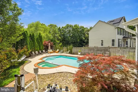 10003 Goose Pond Ct, Laurel, MD 20708 photo 4