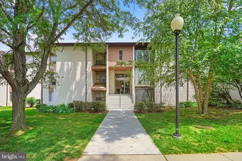 8015 Mandan Rd #304, Greenbelt, MD 20770