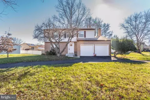 12200 Proxmire Dr, Fort Washington, MD 20744